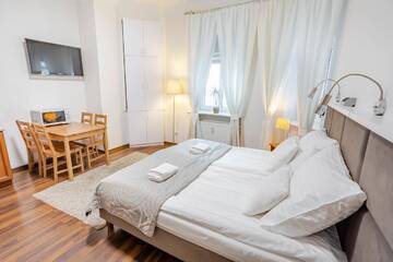 Фото номера Трехместный номер «Премиум» с мини-кухней Апарт-отели Apartamenty Velvet г. Познань 4